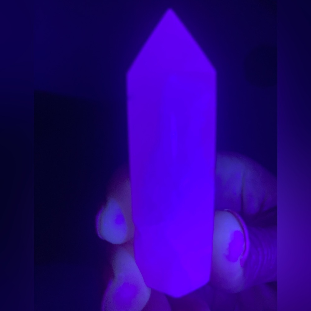 uV reactive pink calcite tower